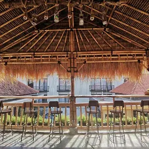  Albergue Nuka Indonésia